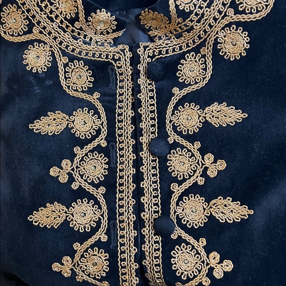 H&M Elegant Black Velvet Blazer with metallic Embroidery - Picture 6 of 6